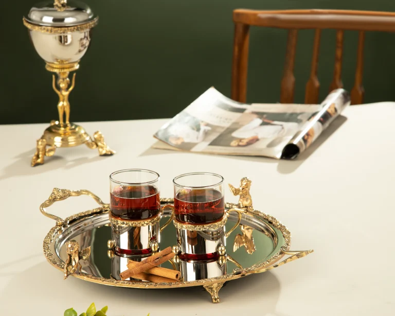 قندان استیل و برنج تیارا مدل TI 4445 با طراحی پایه‌دار و درب‌دار طلایی، مناسب پذیرایی و دکوراسیون لوکس منزل